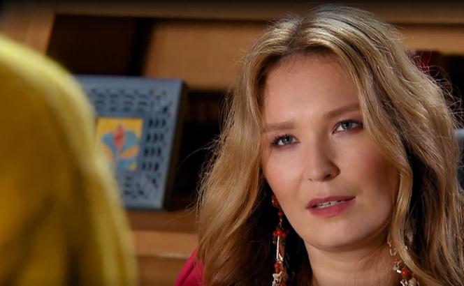 Barwy szczęścia, odc. 2237. Karolina (Marta Dąbrowska)