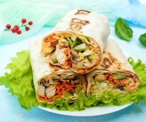 Shoarma z kurczaka: fenomenalny przepis na domowy kebab z 4 składników