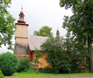 To jedna z najpiękniejszych wsi w Małopolsce. Mieszkał w niej sławny alchemik 