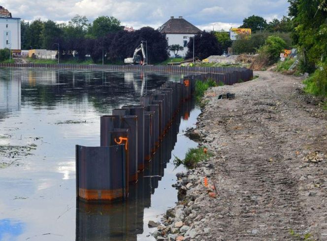 Tak się zmieniają bulwary nad Brdą w Bydgoszczy. Powstanie miejsce do cumowania łodzi i taras widokowy