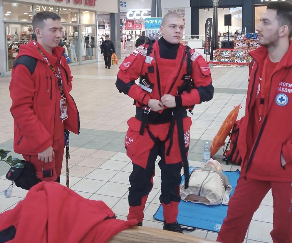 Szkolili z pierwszej pomocy. Musieli udzielić jej naprawdę. 