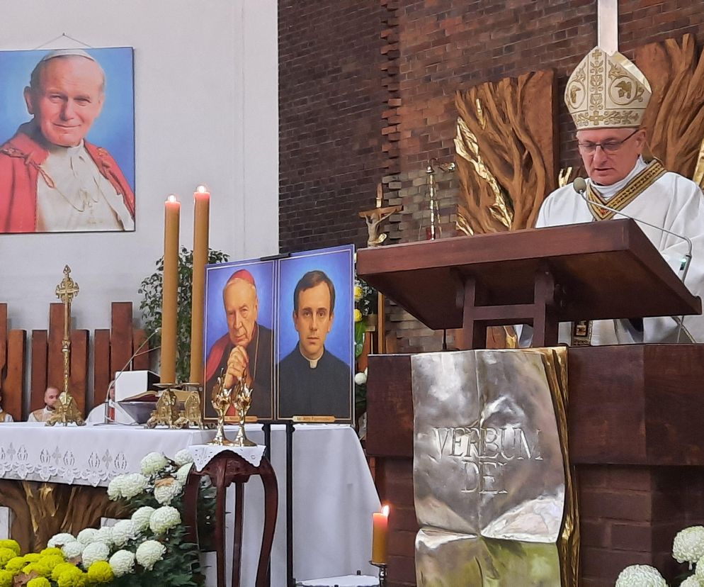 Mszy św. z okazji 45-lecia parafii pw. Ducha Świętego przewodniczył bp Krzysztof Zadarko