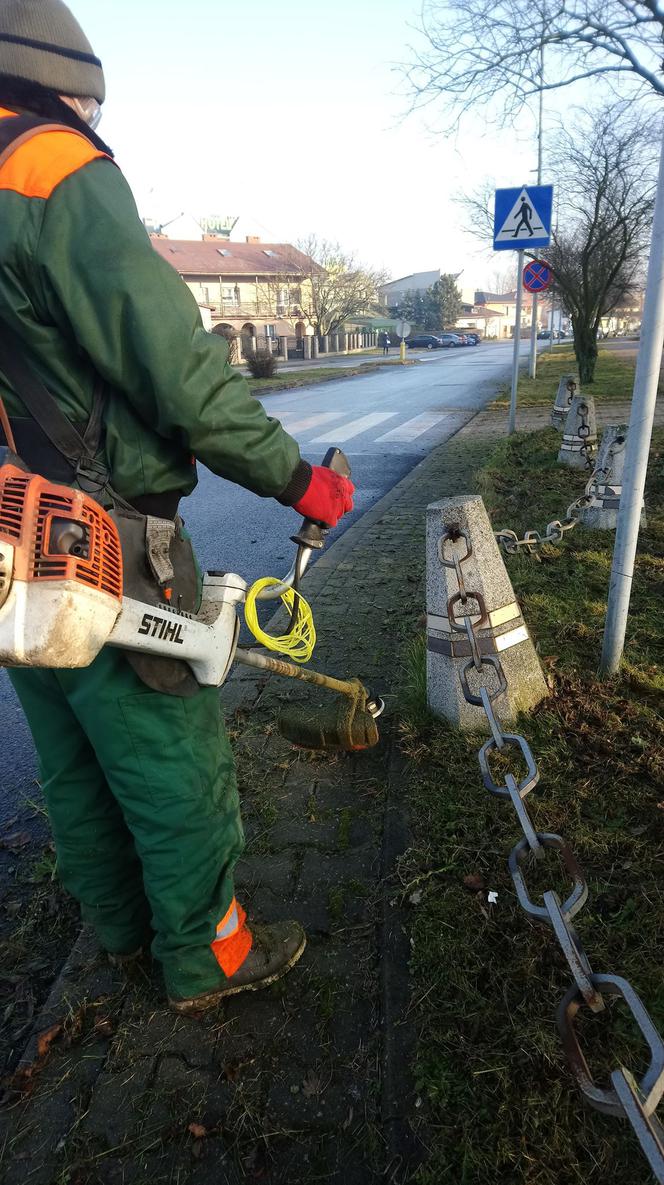 W tym roku zima nie zaskoczy drogowców! Wyjechali na drogi… KOSIARKAMI