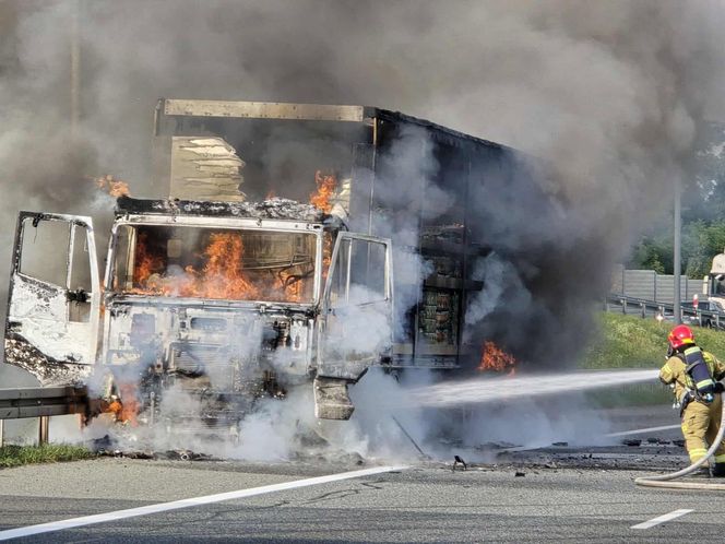 Dwa poważne zdarzenia na A4 w Małopolsce. Autostrada częściowo zablokowana w obu kierunkach