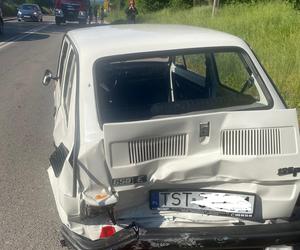 Groźny wypadek w Pawłowie. Dwoje dzieci i kierowca Malucha w szpitalu 