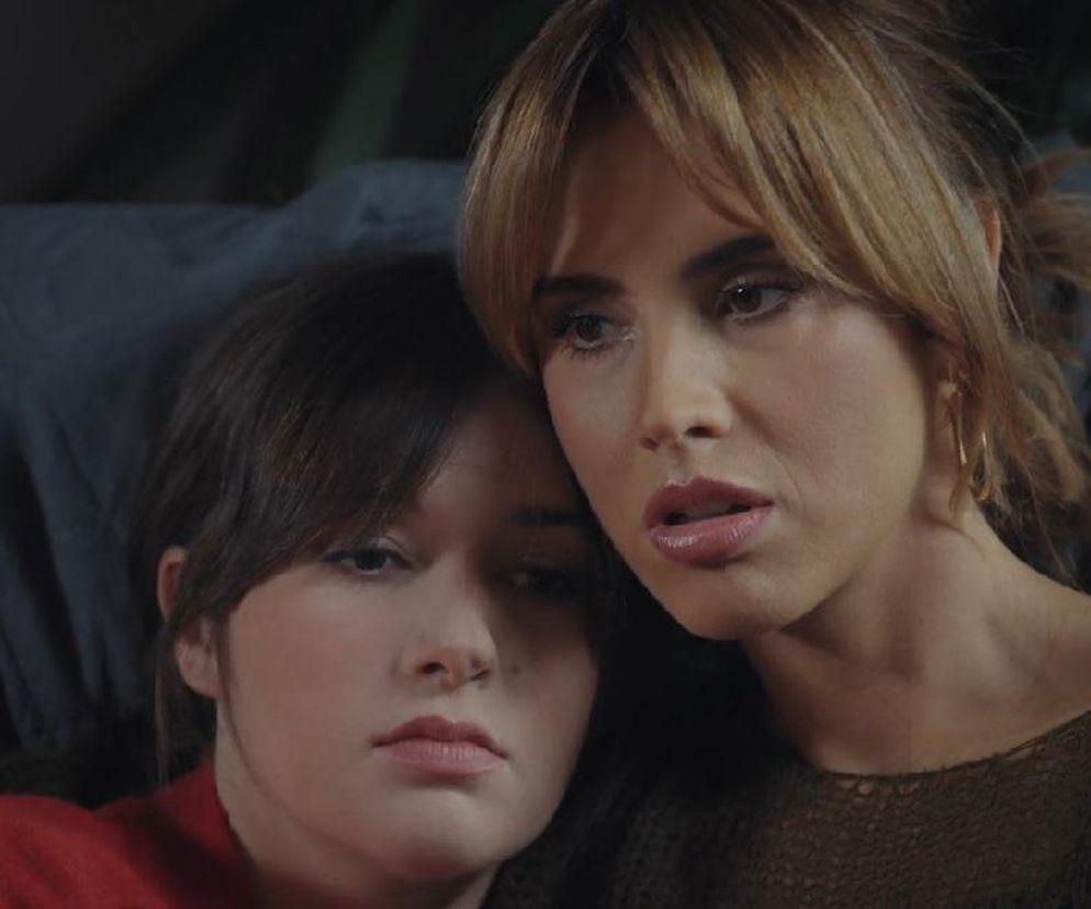 M jak miłość odc. 1808. Kama (Michalina Sosna), Ania (Alina Szczegielniak)