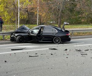 Kluczowa droga w Warszawie zablokowana. Poważny wypadek na Wisłostradzie