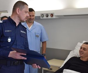 Komendant Główny Policji odwiedził policjanta rannego podczas interwencji