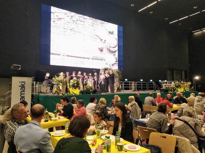 Katowice: Ponad półtora tysiąca samotnych osób zjadło wspólne śniadanie Wielkanocne [ZDJĘCIA, AUDIO]