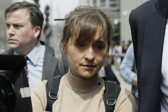 Allison Mack - Hotplota.pl
