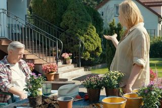 Barwy szczęścia, odcinek 3133: Henryk (Zbigniew Suszyński), Wanda (Maja Barełkowska)