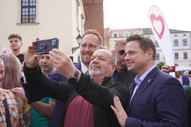 Rafał Trzaskowski poparł Jakuba Kwaśnego w walce o fotel prezydenta Tarnowa