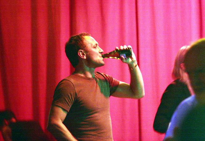Andrzej Chyra pije alkohol
