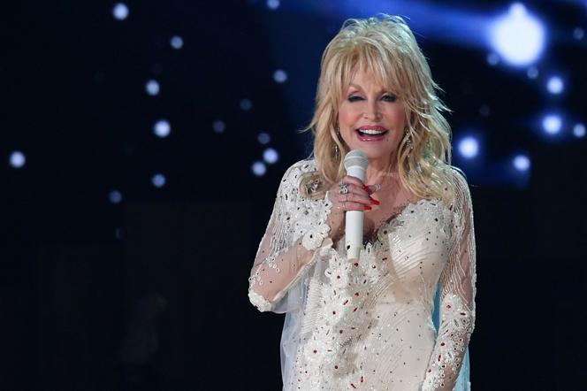 Dolly Parton zdradza dlaczego tak dobrze się trzyma. To dzięki tanim kosmetykom