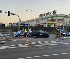 Wypadek w Mikołowie. Jeden z samochodów stanął w płomieniach