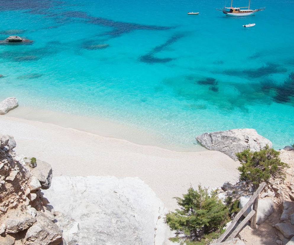 Niesamowite odkrycie! Turyści znaleźli rzymską amforę na plaży na Sardynii