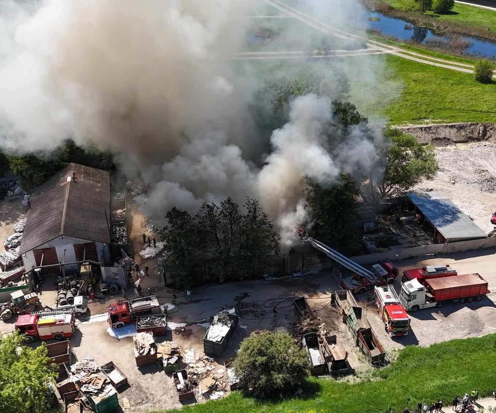 Kolejny duży pożar w Warszawie. Płonie hałda śmieci na Wilanowie 