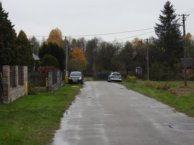 Tragedia pod Wołominem. Ciało 44-latki w szambie. Obok 7-letnie dziecko [ZDJĘCIA]