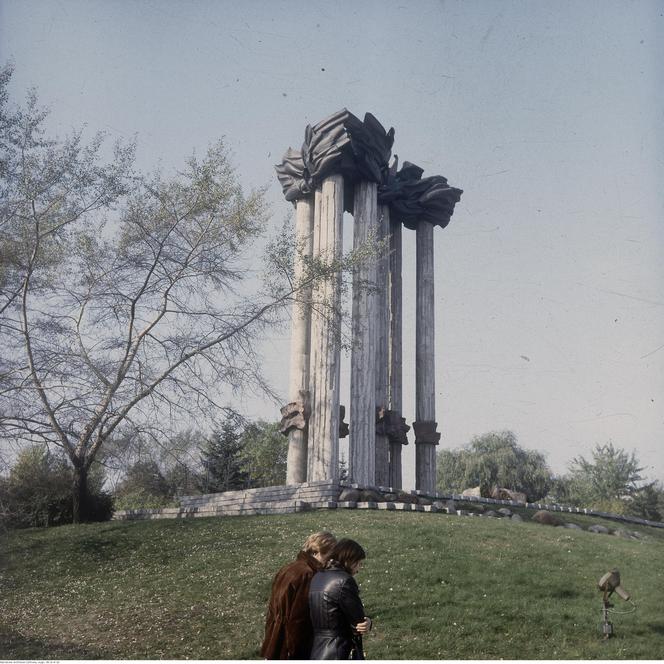 Pomnik Bohaterów Ziemi Białostockiej, 1973 rok
