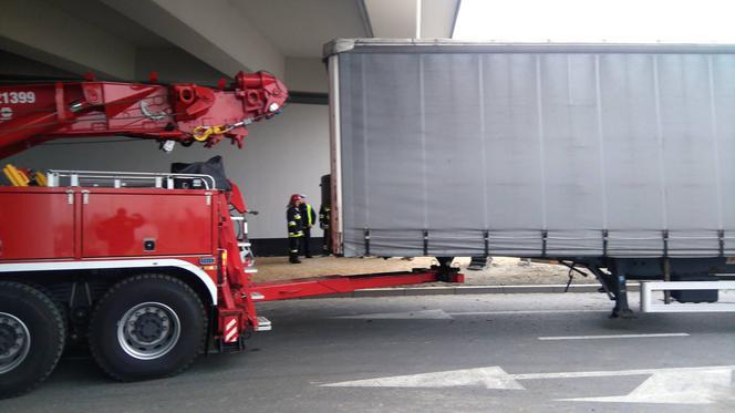 Awaria w rejonie węzła Rybitwy. Zobacz zdjęcia z miejsca zdarzenia [GALERIA]