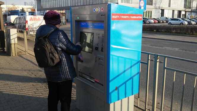 Nowe biletomaty w tramwajach, autobusach i na przystankach