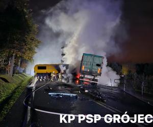 Śmiertelny wypadek pod Grójcem na DK 50 - Zderzyły się dwie ciężarówki