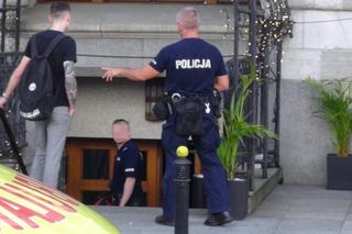 Horror. Atak Gruzinów z nożami w barze w Śródmieściu! Dwie osoby w szpitalu