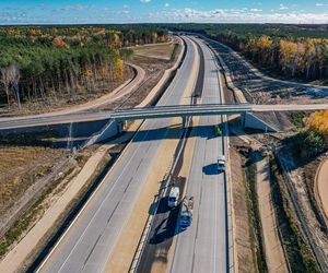 18 grudnia GDDKiA oddała  do ruchu ostatni z trzech odcinków autostrady A2 Mińsk Mazowiecki – Siedlce, pomiędzy węzłami Groszki i Siedlce Zachód