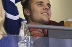 Justin Bieber i Hailey Bieber na meczu hokeja