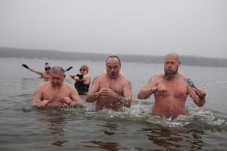 Na ziemi śnieg, a w wodzie morsy. W drugiej połowie stycznia zima wróciła. Zobaczcie!