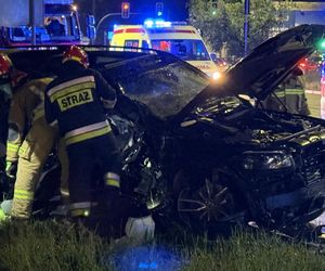  Tragedia na Modlińskiej. Dwie osobówki roztrzaskane. Są ofiary śmiertelne