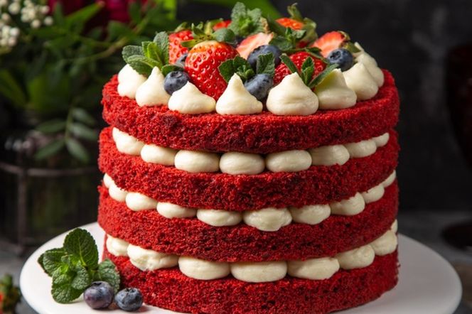 Red velvet - niezwykły tort z czerwonym biszkoptem
