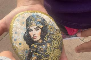 znalezisko Anna Djamila Czyszczoń na grupie Kamyczki