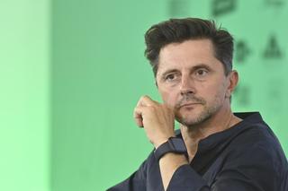 Od Szatana z siódmej klasy po Rodzinkę.pl. Tak przez lata zmieniał się Tomasz Drabek. Co za metamorfoza!