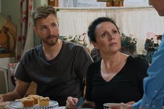 M jak miłość odc. 1678. Rafał Kulesza (Łukasz Twardowski), Marysia (Małgorzata Pieńkowska), Artur Rogowski (Robert Moskwa)