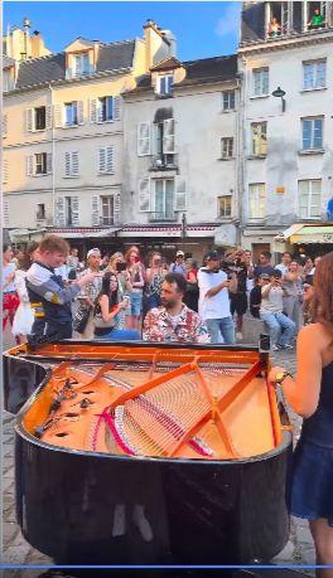 Flashmob w Paryżu - "Bohemian Rapsody"