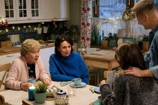 	M jak miłość odc. 1855. Paweł (Rafał Mroczek), Franka (Dominika Kachlik), Barbara (Teresa Lipowska), Marysia (Małgorzata Pieńkowska)