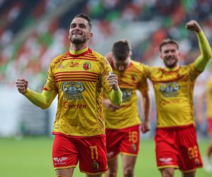 Kryzys już za mistrzem Polski. Jagiellonia rozbiła Zagłębie i dogoniła Lecha Poznań