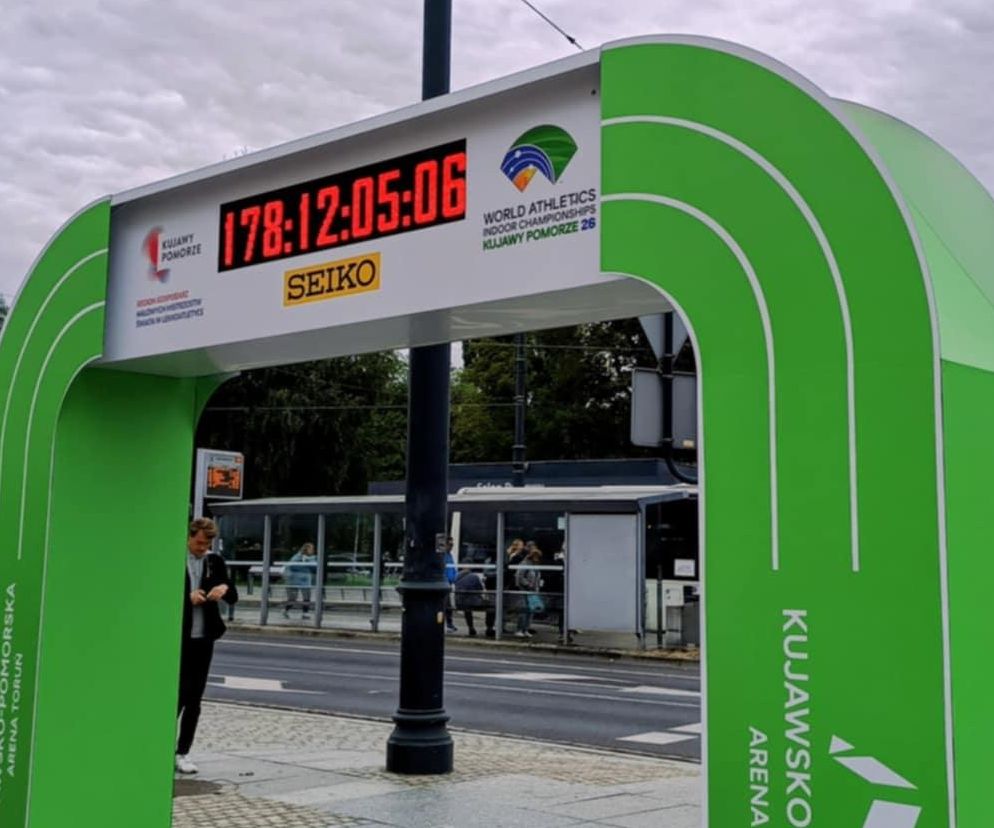 Zegar przed Urzędem Marszałkowskim odlicza dni do MŚ