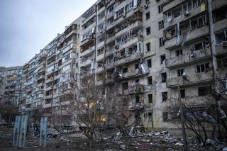 Wojna na Ukrainie - zniszczony budynek mieszkalny