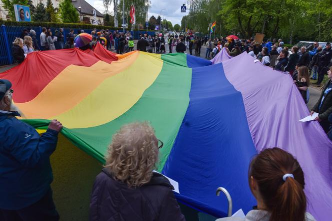 Happening pt. "Na drugi koniec tęczy z Ojcem Tadeuszem. Chryja 2"