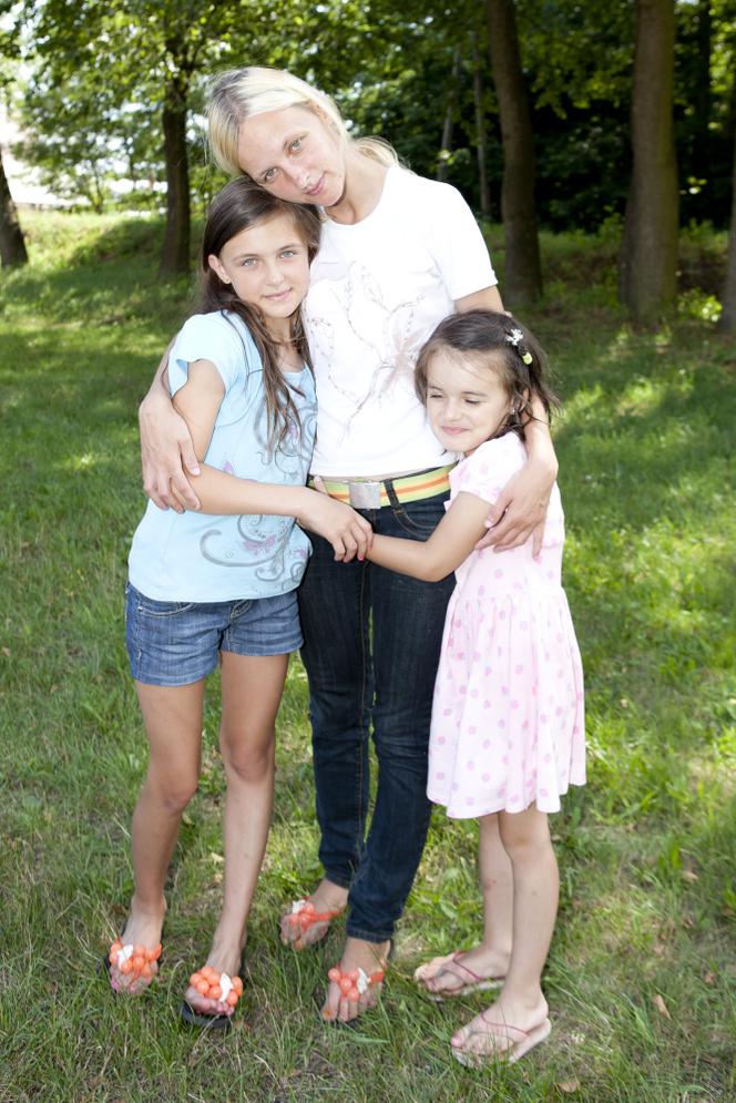 PRZEZ SĄSIADÓW STRACIŁA DZIECI