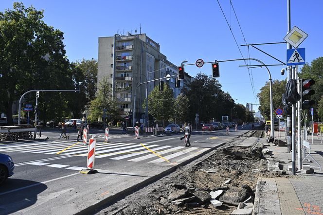 Remont torów na Waszyngtona. Pasażerowie osłupieli, chaos na przystankach