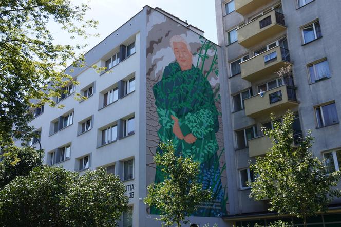 Mural "Kwitnący len" na bloku przy ul. Traugutta 3