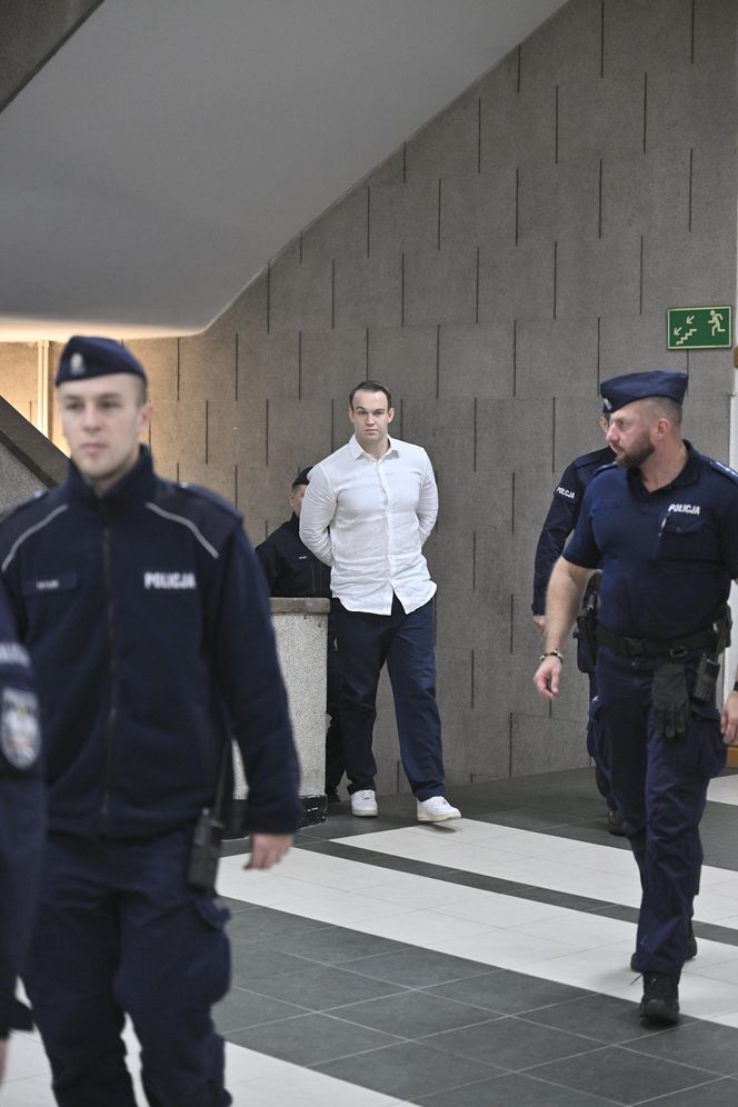 Proces Dawida Mirkowskiego o zabójstwo na Nowym Świecie. "Ja go, k***a, pociąłem!"