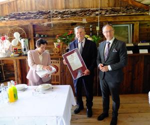 Kamienne Gody pod Janowem Lubelskim. Janina i Marian przeżyli razem 70 lat i chcą jeszcze!