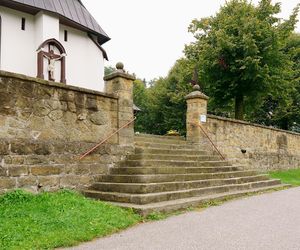 To jedna z najstarszych wsi w Małopolsce. Już w średniowieczu miała swoją parafię