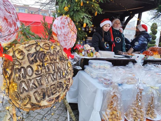Jarmark Świąteczny w Biskupcu. Na scenie wystąpił zespół Arka Noego [ZDJĘCIA]