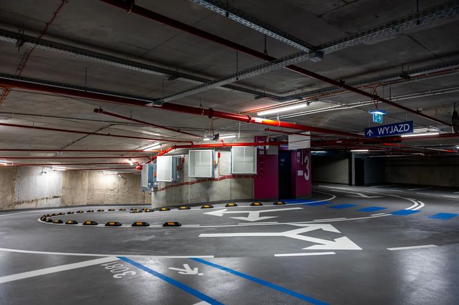 Nowy parking na Placu Powstańców Warszawy