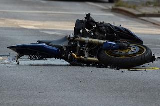 Koszmarny wypadek motocyklisty w Zielonej Górze. Mężczyzna zginął na miejscu